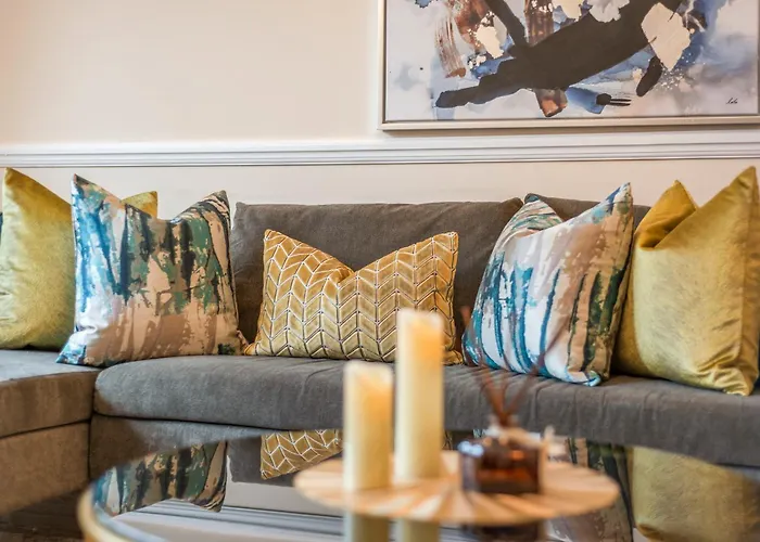 Spectacular 3 Bed In Berkeley Sq Mayfair