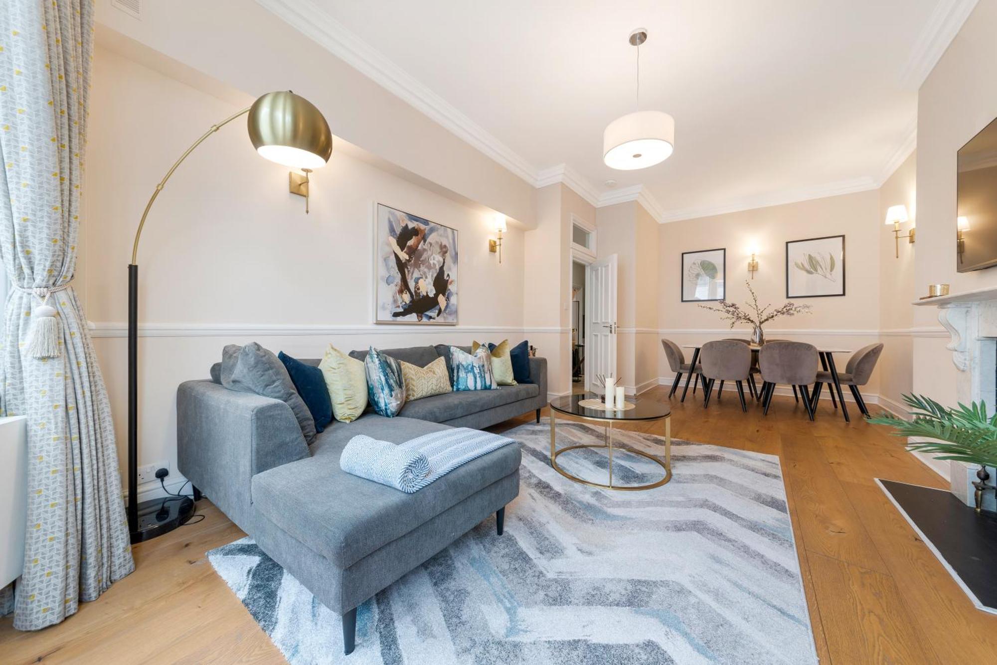 Spectacular 3 Bed In Berkeley Sq Mayfair Apartment *